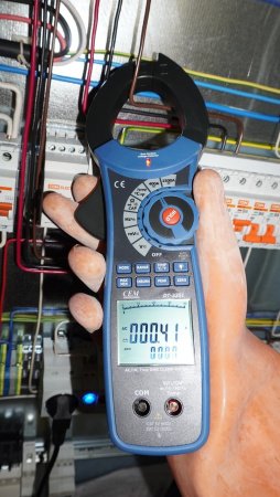 Клещи электроизмерительные True RMS CEM DT-3351 купить по низкой цене | МАКСПРОФИТ